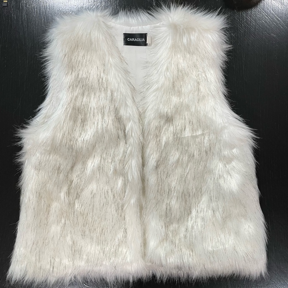 Caracilia Women's Faux Fur Vest - White